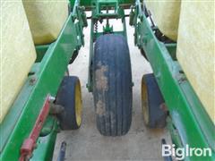 items/d692a813e29def1195f6000d3a620d5e/johndeere7000-71002row303pointmountplanter_3e7523c4ff76403a858fe7c59bf4e035.jpg