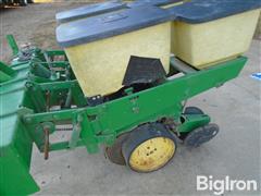 items/d692a813e29def1195f6000d3a620d5e/johndeere7000-71002row303pointmountplanter_5606bbba04dd4604ba2894bf830a2bf7.jpg