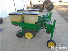 items/d692a813e29def1195f6000d3a620d5e/johndeere7000-71002row303pointmountplanter_68da05efd98c4f3a973268b3bcebeaef.jpg