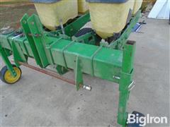 items/d692a813e29def1195f6000d3a620d5e/johndeere7000-71002row303pointmountplanter_a9154d0bafdc408d933133523977bc26.jpg