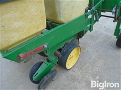 items/d692a813e29def1195f6000d3a620d5e/johndeere7000-71002row303pointmountplanter_b88a92dab818423dae73ff352ddc98fc.jpg