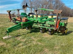 John Deere 7000 10R20” Row-Crop Planter 