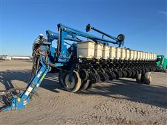 Kinze 3700 36R20” Planter 