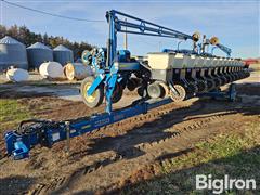 2008 Kinze 3600 16/31 Split Row Planter 