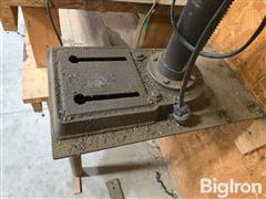items/d79323b57340f01195f37c1e5239afe0/test-right-bench-101-drill-press_808d6c4ac09944289ab76d901495c2ca.jpg