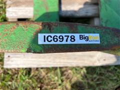 items/d7ba77070038ee11a81c000d3a61103f/johndeere4020frontendweights_d9d10b72689949a0861edbb6010f0104.jpg