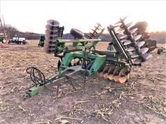 John Deere 630 Folding Tandem Disk 