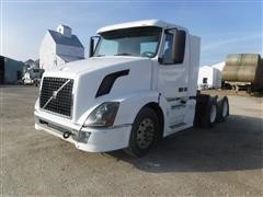 2005 Volvo VNL64T300 T/A Day Cab Truck Tractor 