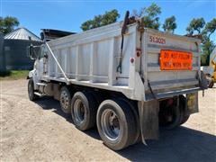 items/d88717c6251bed11b5cf00155d72f54a/2005sterlinglt9500tadumptruck_ebeaf1897df44317afb256d895b4e953.jpg