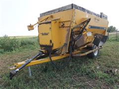 Henke KwikMixer 370 Feeder Wagon W/Scale 