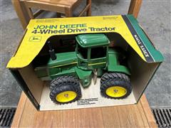 Ertl John Deere 1/16th Scale 4-wheel Drive Tractor 