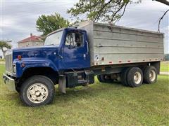 1983 International F2554 T/A Grain Truck 