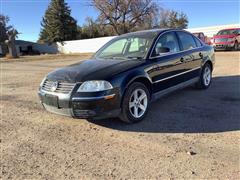 2004 Volkswagen Passat 4-Door Sedan 