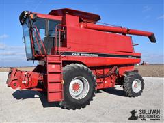 1991 Case IH 1680 4WD Combine 