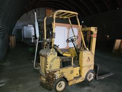 items/d9fd3a01f168ed11a76e0003fff91796/allis-chalmersft2524ps2500lb.capacityforklift_b4243b8eab91473cbef1f8b5cf32ef69.jpg