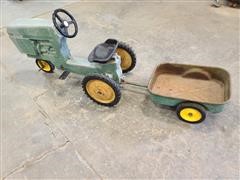 John Deere Toy Tractor & Wagon 