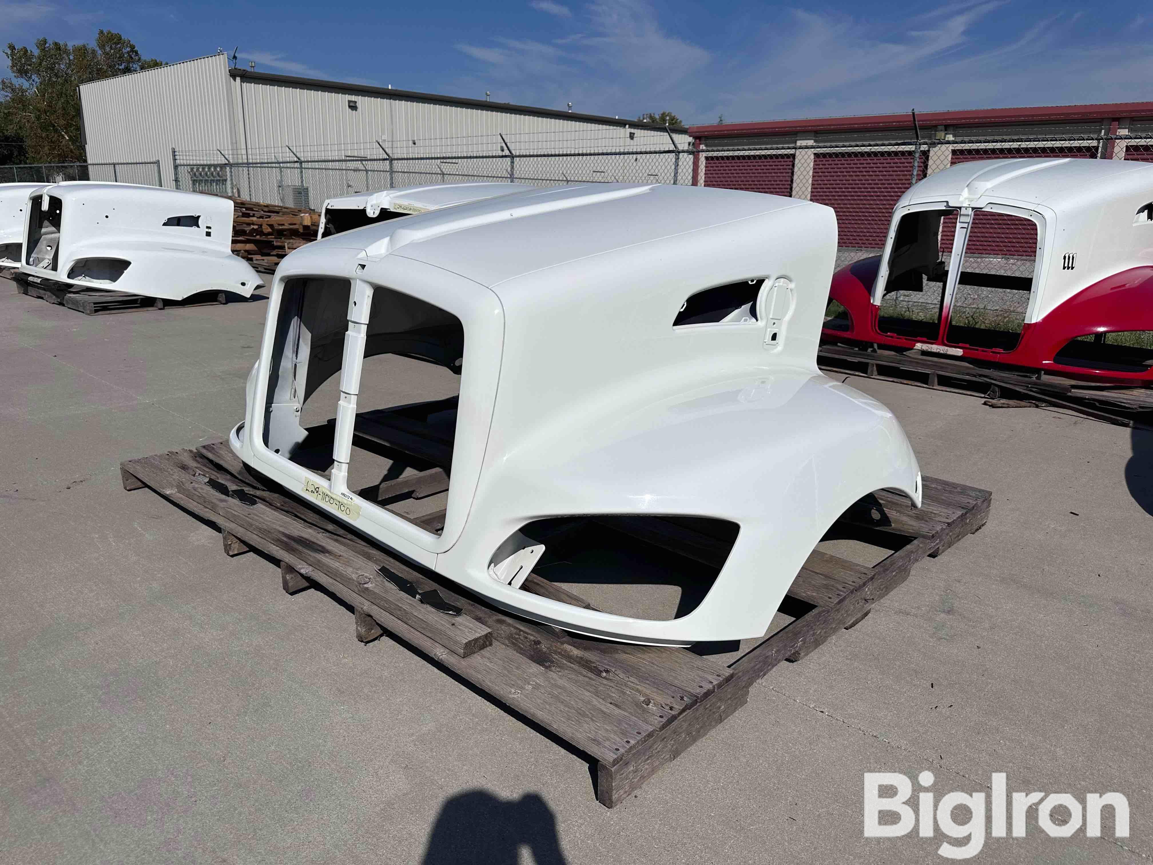 2008 Kenworth T370 Truck Tractor Hood 