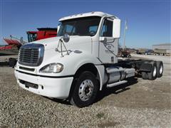 2005 Freightliner Columbia T/A Cab & Chassis Truck 