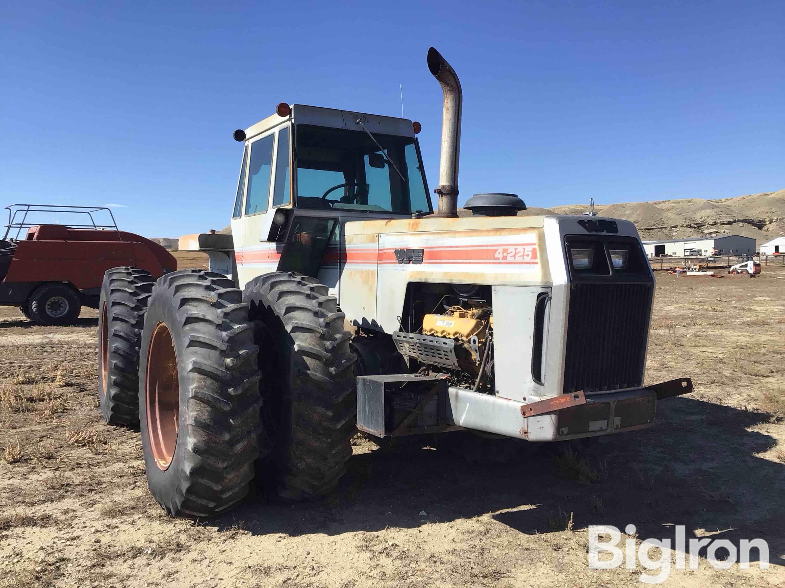 1984 White 4-225 4WD Tractor 