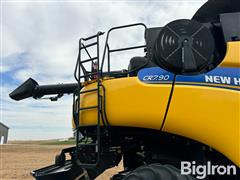 items/da64f2386296ef1195f6000d3a620d5e/2017newhollandcr7.90combine_869482623a5a49fda9da336229890894.jpg