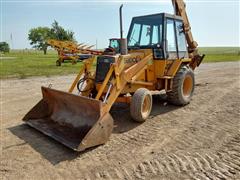 Case 580C 2WD Loader Backhoe 