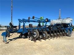 2015 Kinze 4900 24R30 Planter 