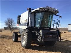 2009 Gleaner A86 Combine 