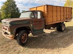 1963 Chevrolet C6500 S/A Grain Truck 