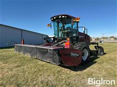 2011 MacDon M205 Self-Propelled Windrower 