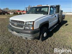 2004 Chevrolet Silverado 3500 2WD Extended Cab Flatbed Pickup 