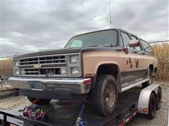 1987 Chevrolet Suburban V10 4x4 SUV 