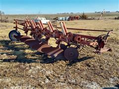International Harvester 700 5x16" Semi Mounted Plow 