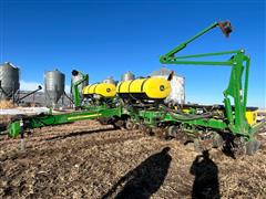 2009 John Deere 1760 XP 12R30 Planter 