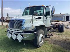 2005 International 4400 S/A Cab & Chassis 