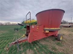 1981 Farmhand 900-B Tub Grinder 