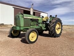 1982 John Deere 2440A 2WD Tractor 