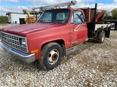 1989 Chevrolet 3500 2WD Flatbed Pickup 
