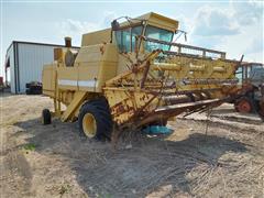 1978 New Holland 1400 Combine 