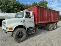 1990 International 4900 T/A Silage/Grain Truck 