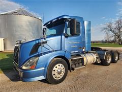 2006 Volvo VNL T/A Day Cab Truck Tractor 