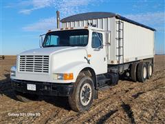 1990 International 4900 T/A Grain Truck 