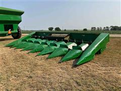 John Deere 843 8R30 Corn Head 