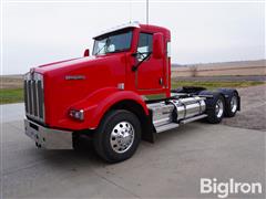 2015 Kenworth T800 T/A Day Cab Truck Tractor 