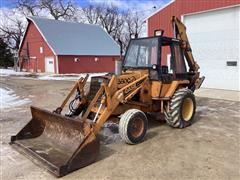 Case 580C 2WD Loader Backhoe 