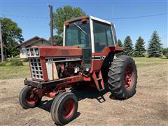 1977 International 886 2WD Tractor 