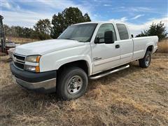 2006 Chevrolet Silverado 2500 HD 4x4 Extended Cab Pickup 