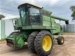 John Deere 8820 Turbo 2WD Combine 