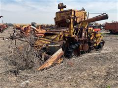 Minneapolis-Moline L 2WD Combine 