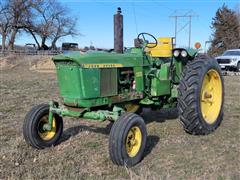 1970 John Deere 2520 2WD Tractor 