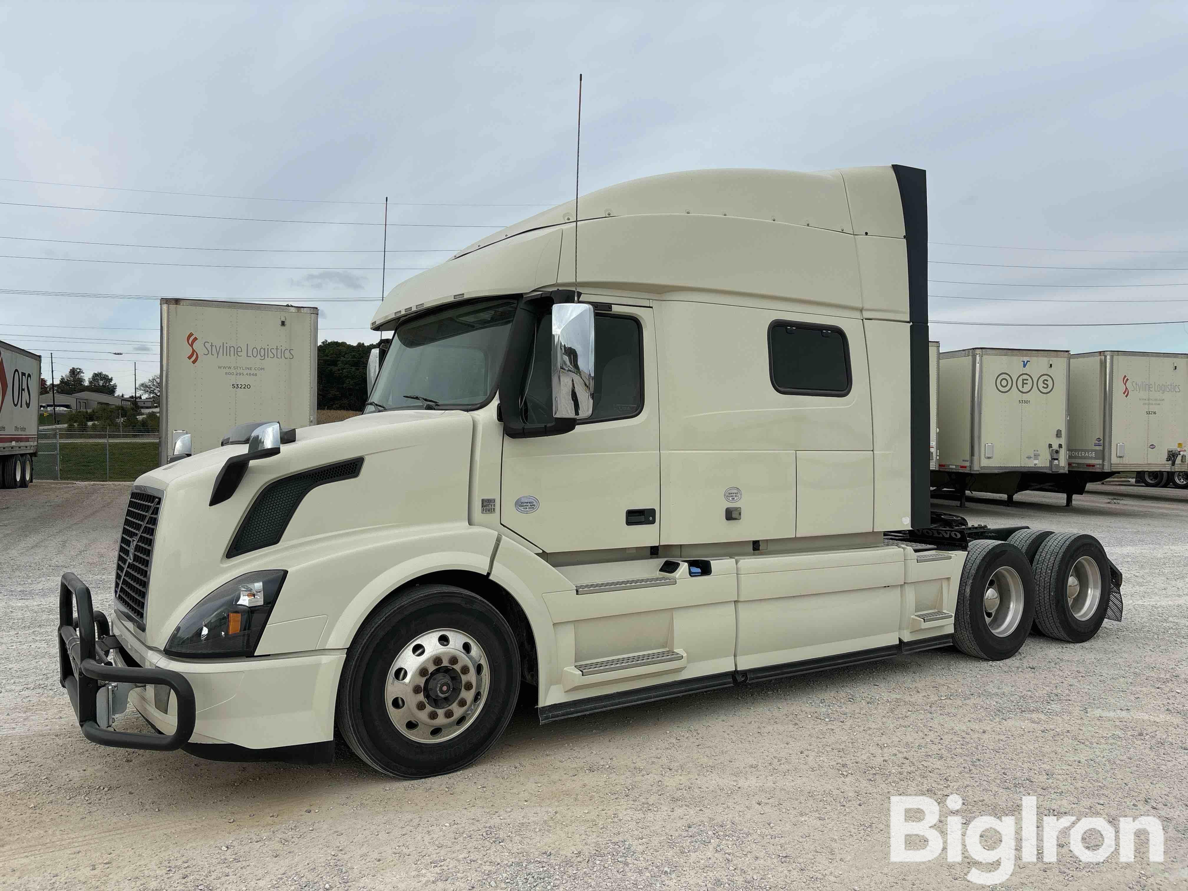 2017 Volvo VNL T/A Sleeper Truck Tractor 